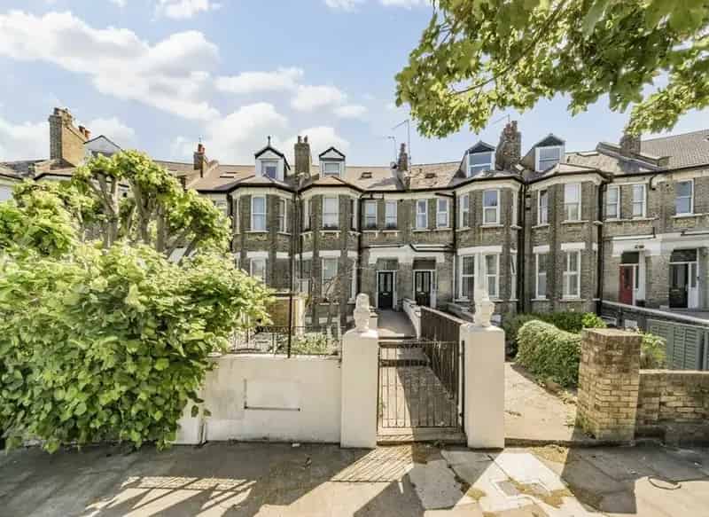 2 Double Bedroom House with Private Garden - West Hampstead