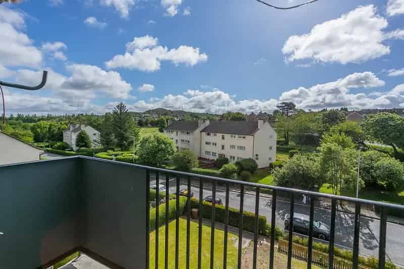 2 Bedroom Flat for Sale in Oxgangs Edinburgh