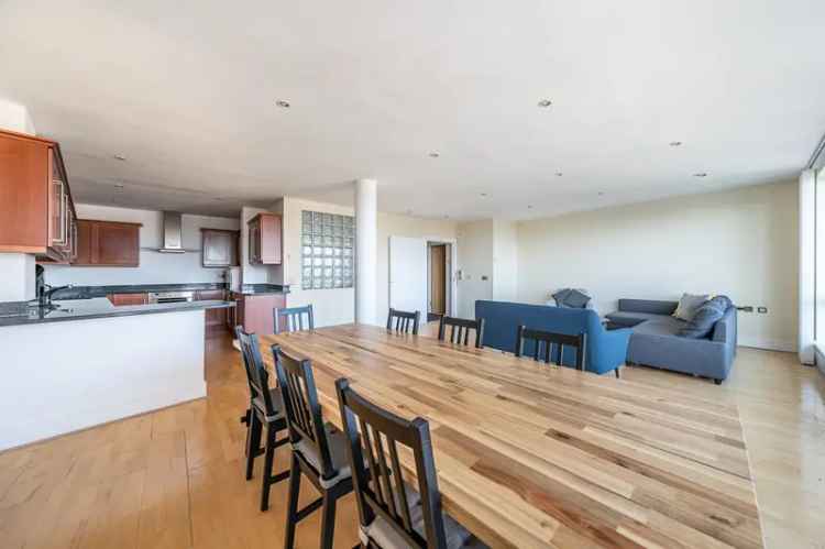 2 Bedroom Flat for Sale in Ealing