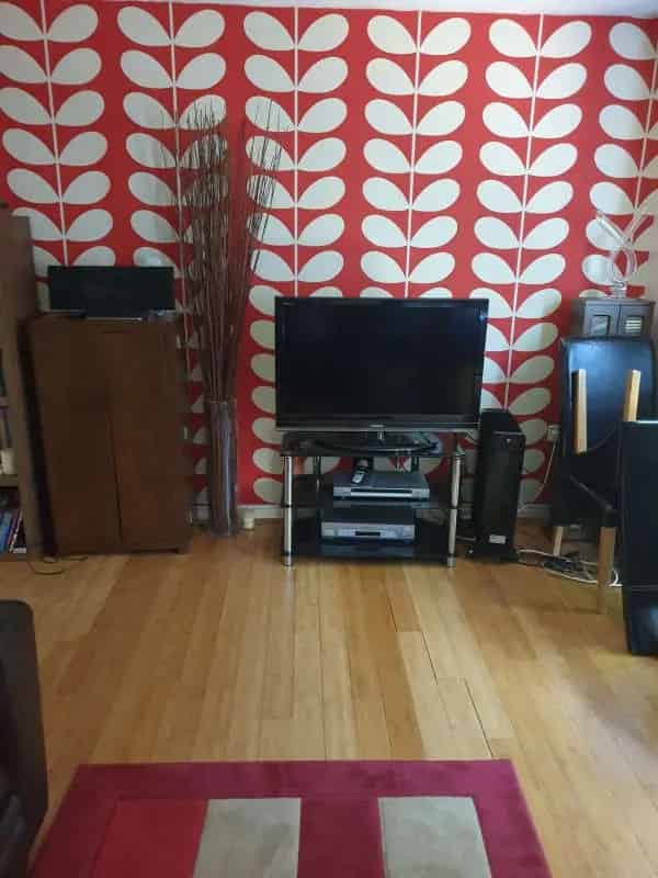 Two Bedroom House Near Watford Hertfordshire Close to Schools and Shops