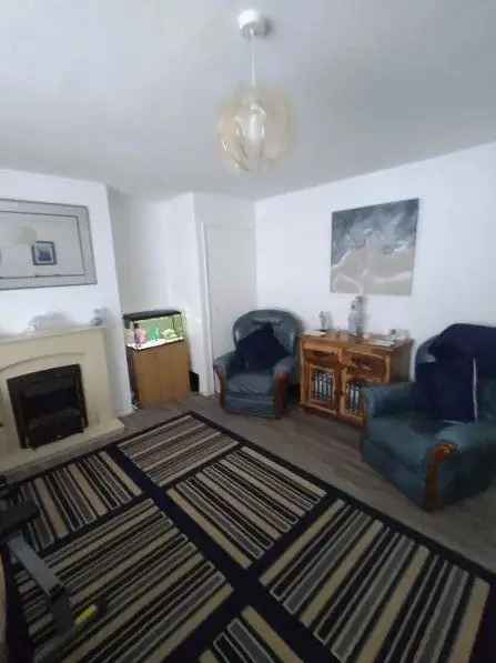 Flat For Rent in Reigate and Banstead, England