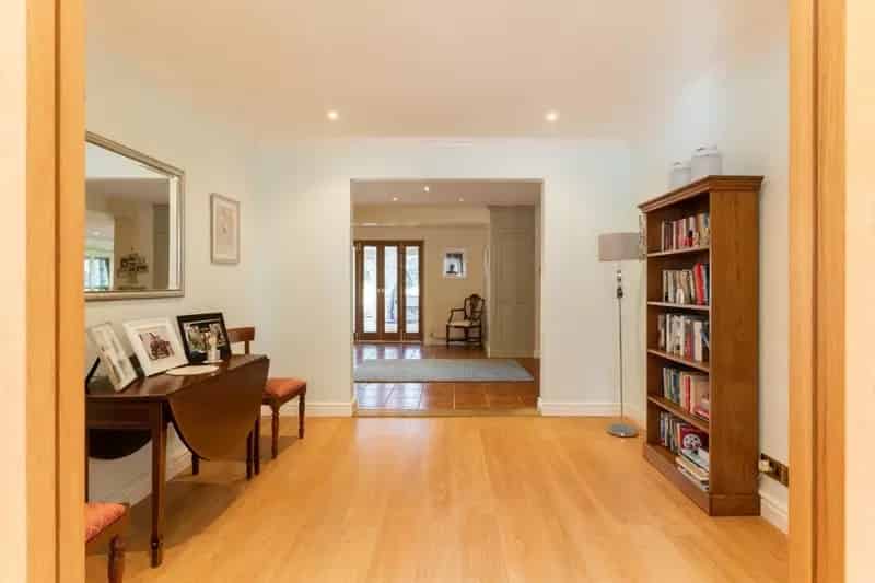 6 Bedroom Detached House to Rent