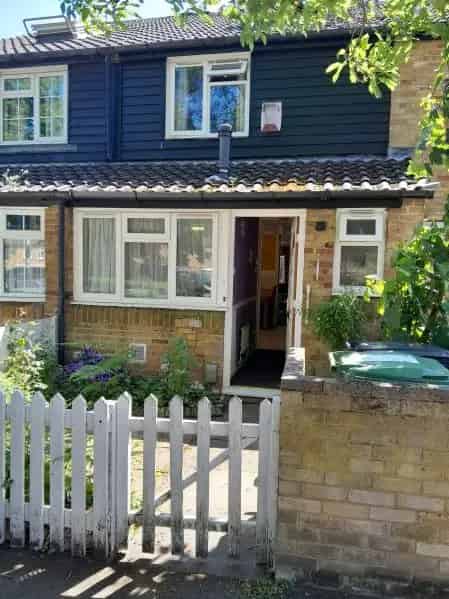 Townhouse near Lee Station with Large Attic Bedroom and Garage