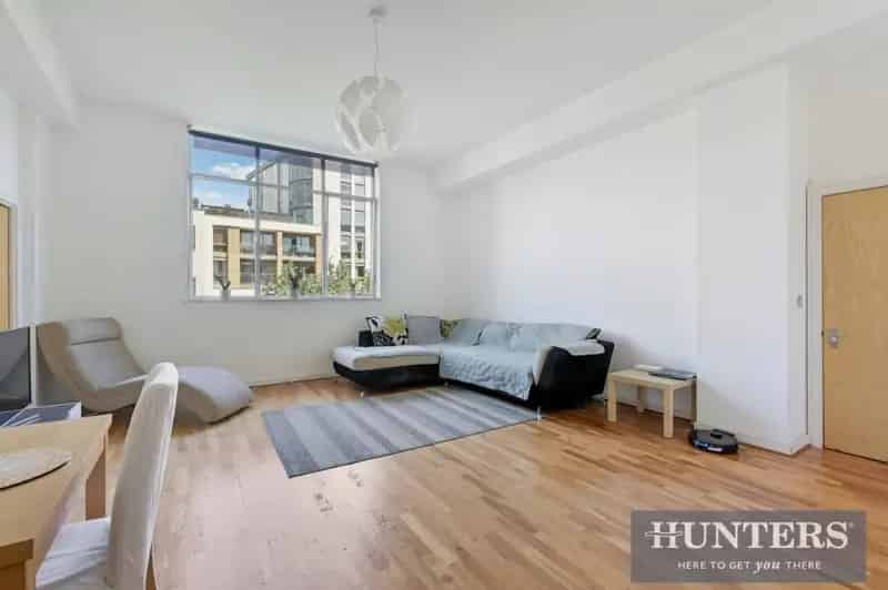2 Bedroom Flat for Sale in Great West Quarter