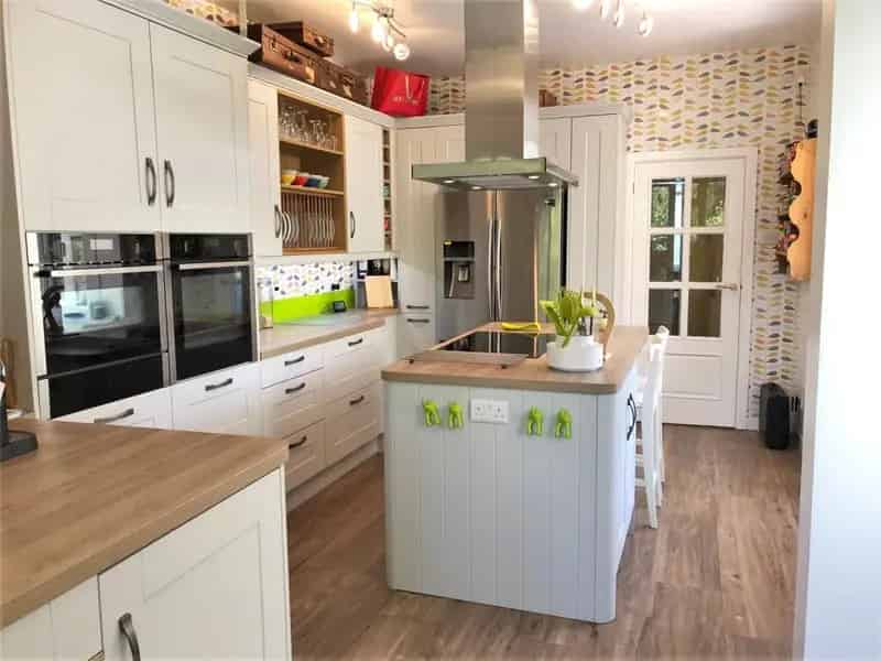 4 Bedroom Detached Chalet Bungalow for Sale