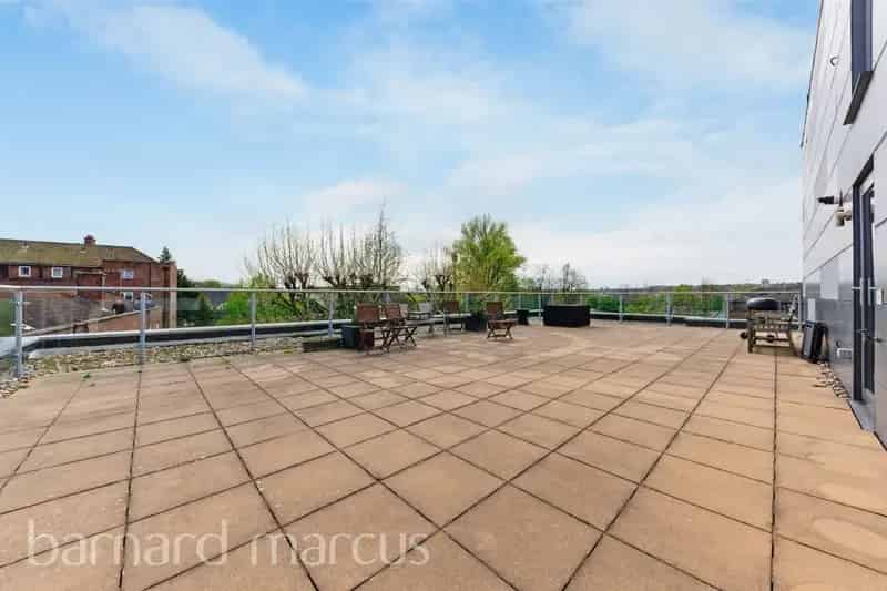 Wandsworth 2-Bed 2-Bath Apartment - Modern Development - Secure Parking