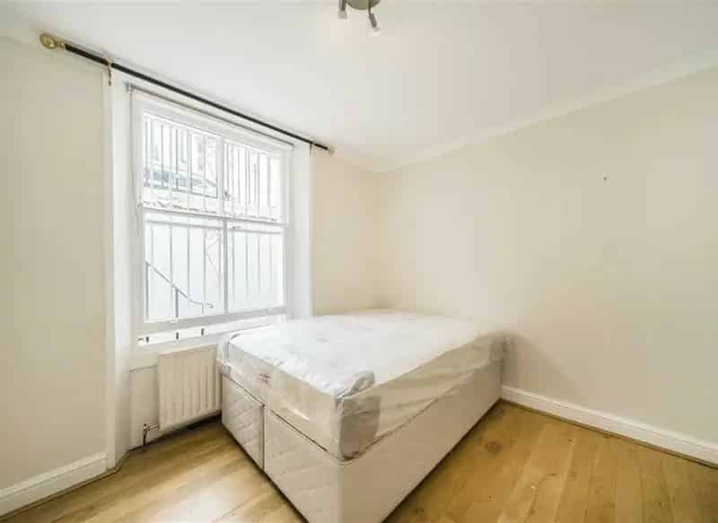 One Bedroom Flat Near Earls Court Underground