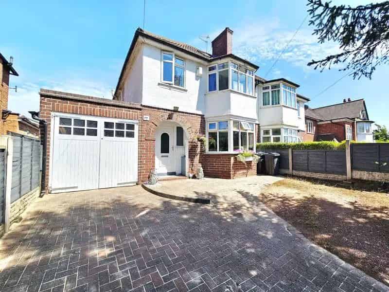 3 Bedroom Semi-Detached House for Sale
