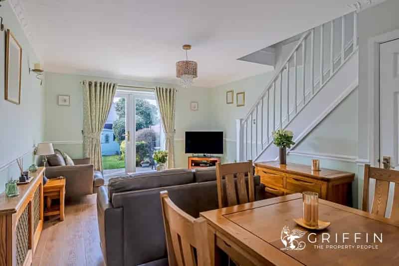 2 Bed House for Sale Near Grays Town Centre and Lakeside