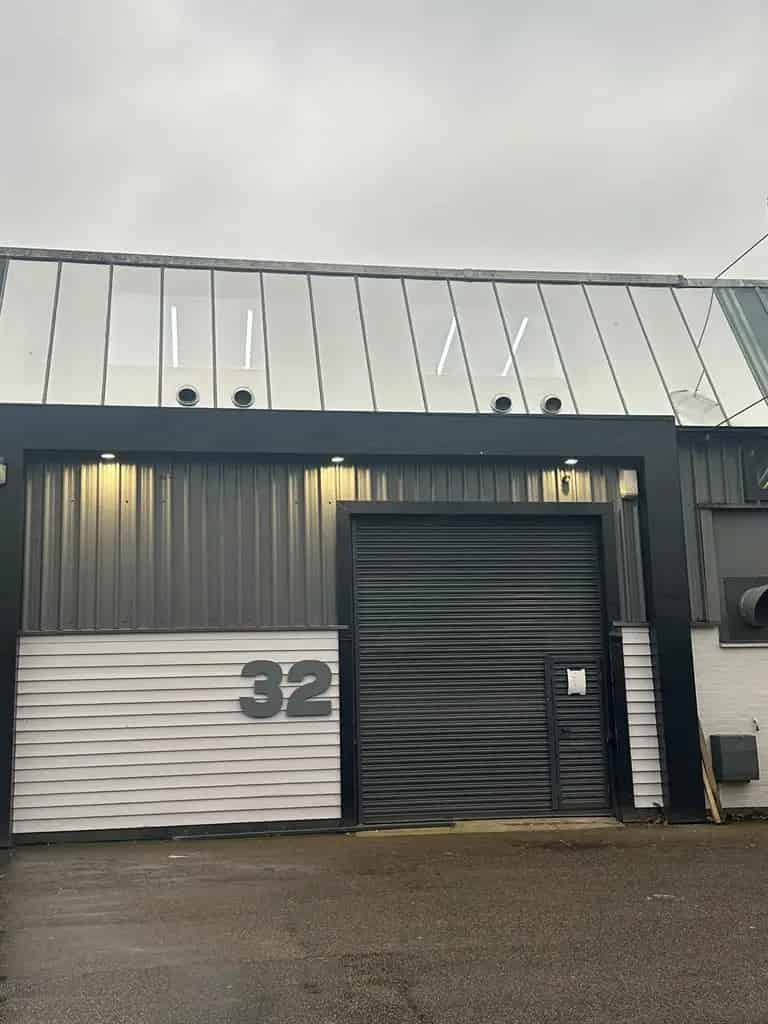 Light Industrial Unit with Workshop and Office Space