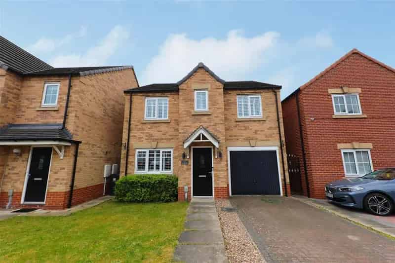 4 bedroom detached house for sale