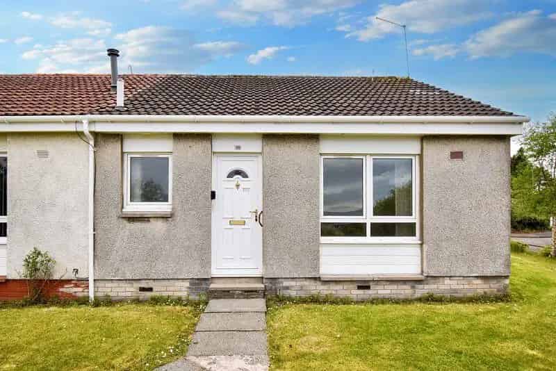 1 Bedroom Bungalow for Sale near Bishopbriggs Train Station