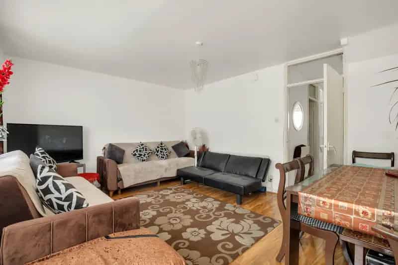3 Bedroom Flat House to Rent