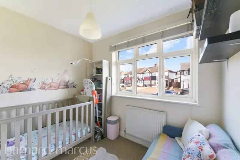 Two Bedroom Maisonette near Worcester Park Station