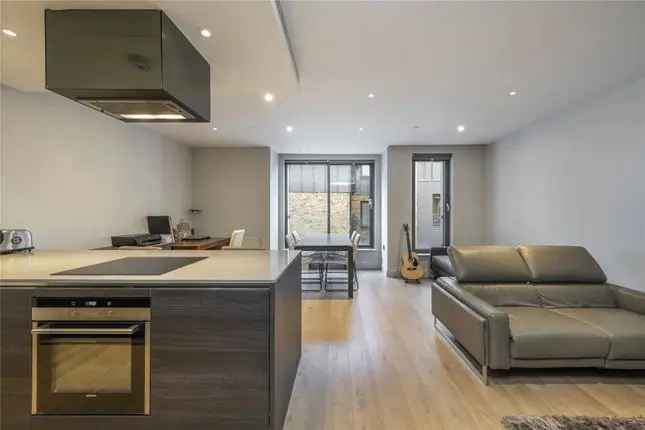 Flat for sale in Gray's Inn Road, St Pancras WC1X