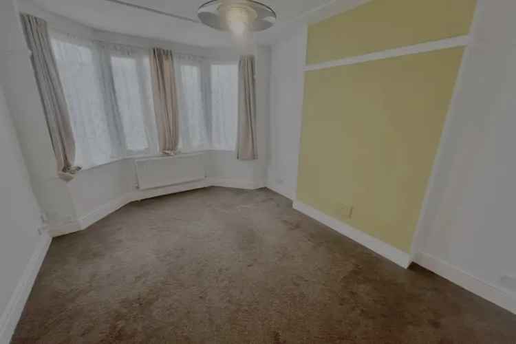 Three Bedroom Detached House NG8 Available Now