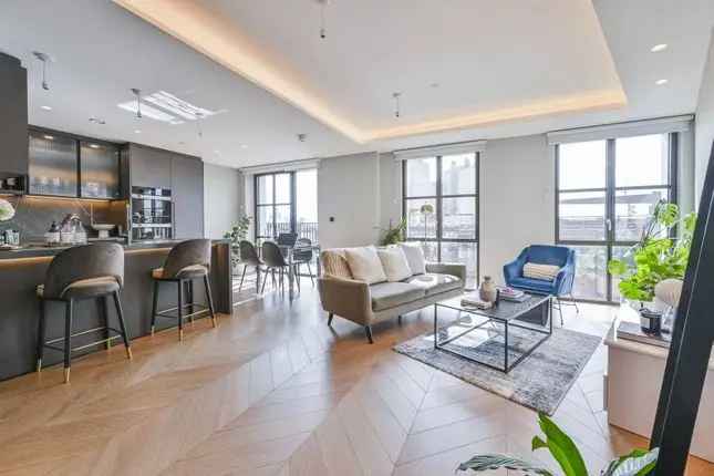 Flat for sale in Cleveland Street, Fitzrovia, London W1T