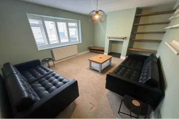 Double Bedroom in Brislington BS4 - Modern Kitchen Garden