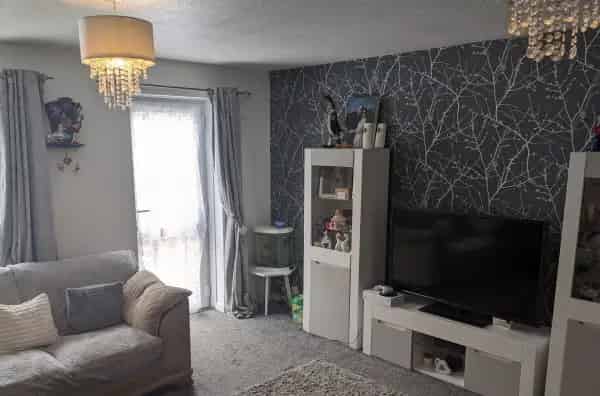 3 Bedroom House Near Park Schools Morrisons Coop