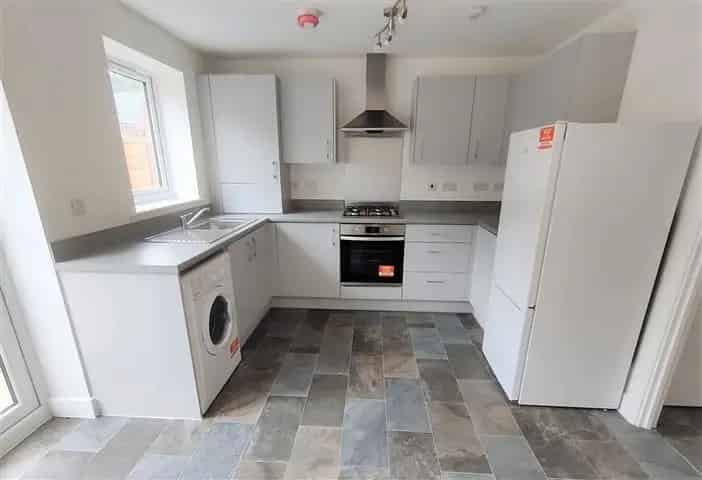 2 Bed House Wordsley Available Now