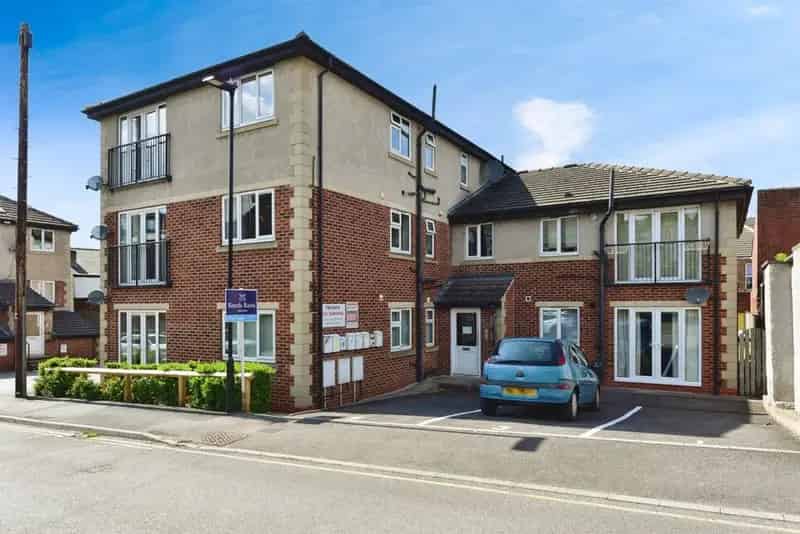 2 Bedroom Flat for Sale in Sheffield S8