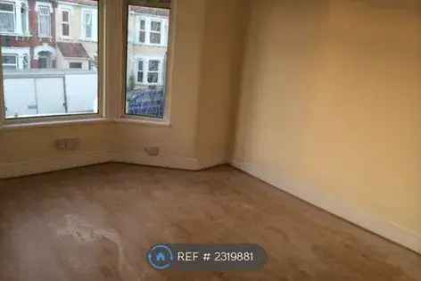 6 rooms house of 157 m² in London