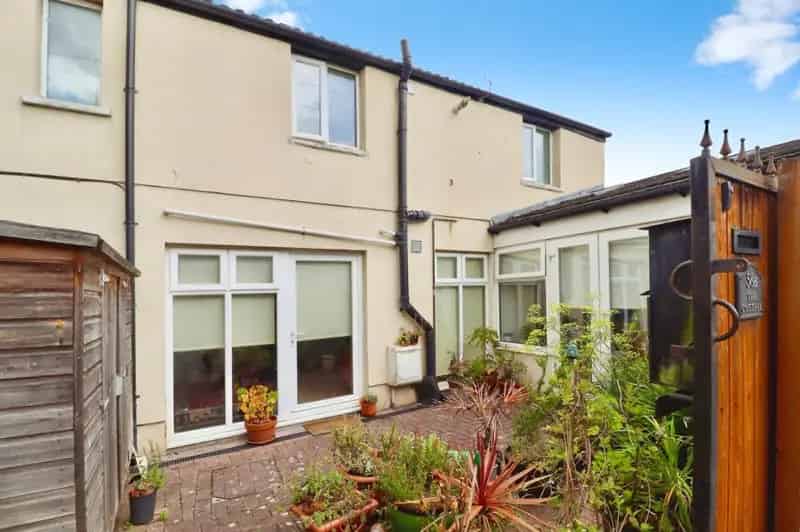 2 bedroom semi-detached house