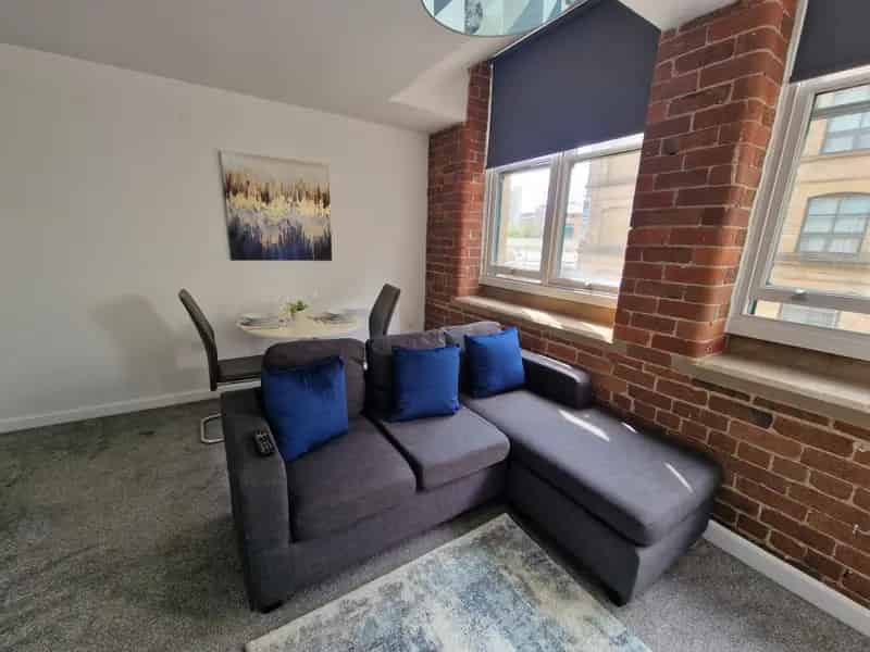 Studio Apartment - Feels Like a 1 Bedroom
