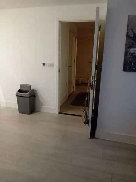 2 Bed Flat Near Elizabeth Line - Ideal Downsize