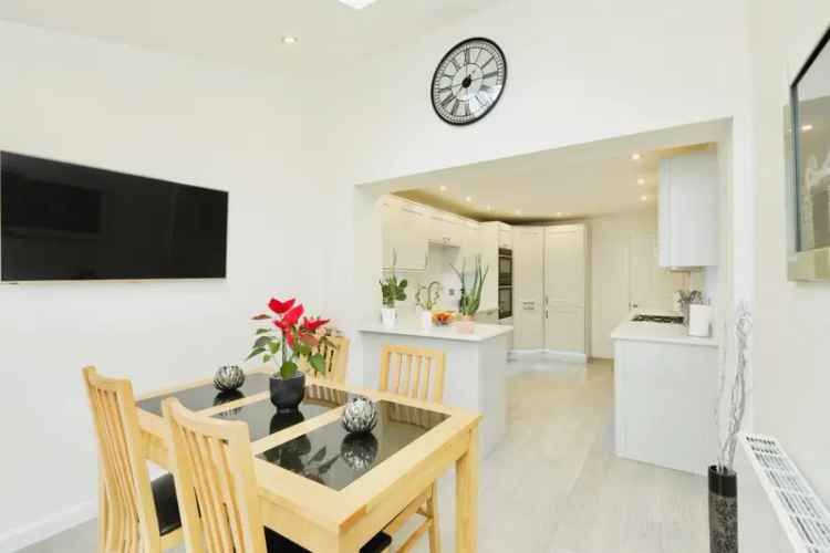 Stunning 4-Bedroom Detached House in Gateford