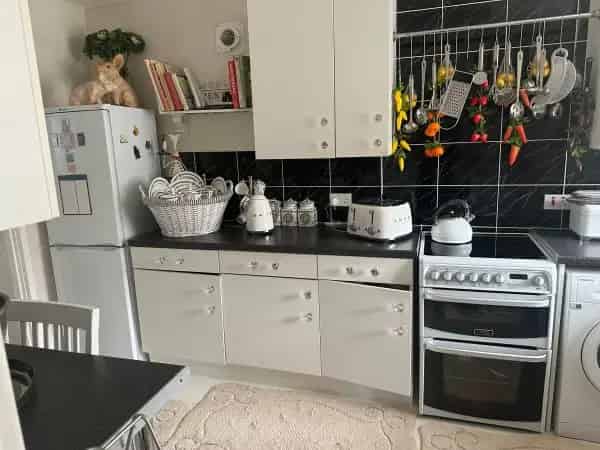 3 Bedroom House Big Garden Newly Decorated Family Home