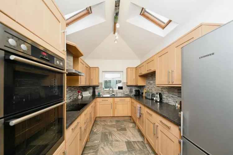 Three Bedroom Semi Detached House Near Amenities