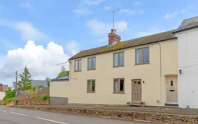 2 Bedroom Period Cottage West Street Long Buckby