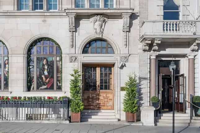 Mayfair 2-Bedroom Apartment Panoramic Views Luxury Features