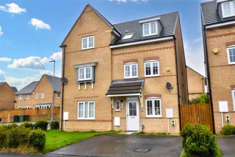 House For Sale in Leeds, England