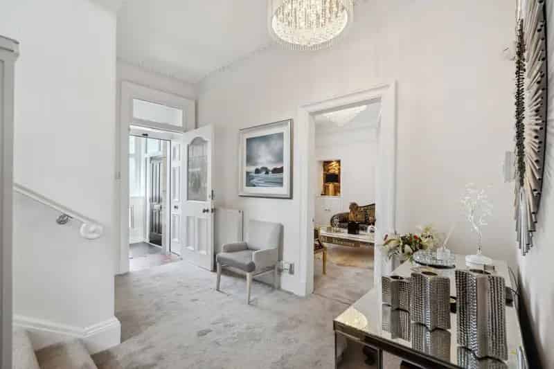 5 Bedroom Detached Villa Near Stirling City Centre