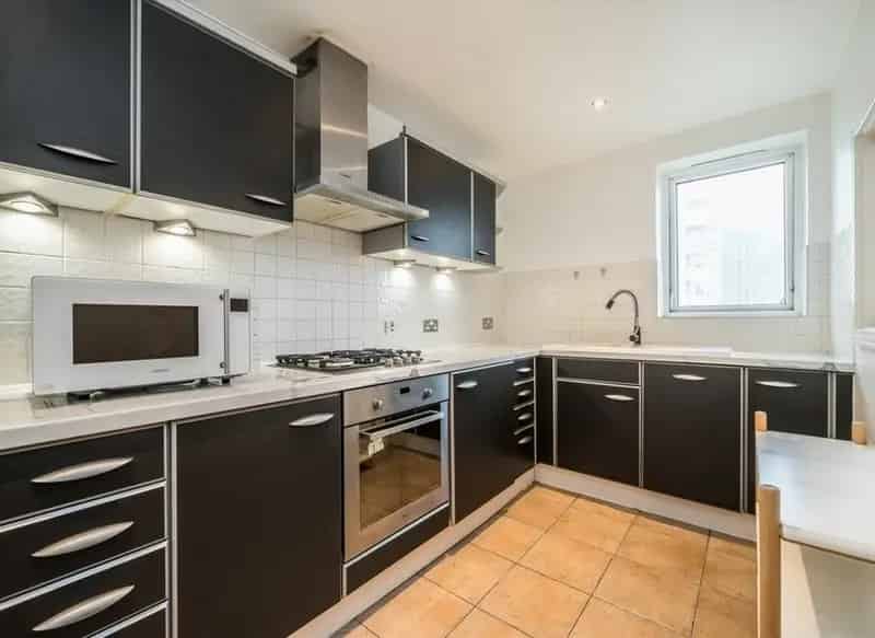 Two Bedroom Apartment near O2 Arena with River Views