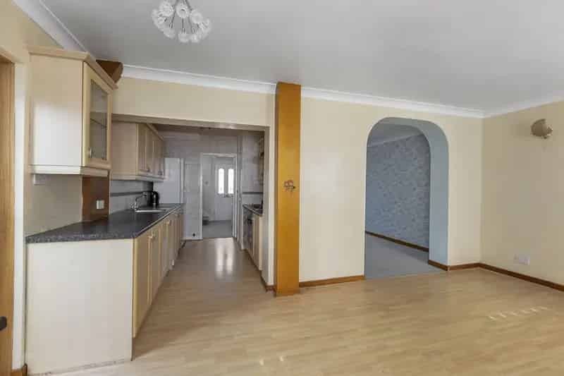 3 Bedroom Semi Detached House for Rent in Corstorphine Edinburgh