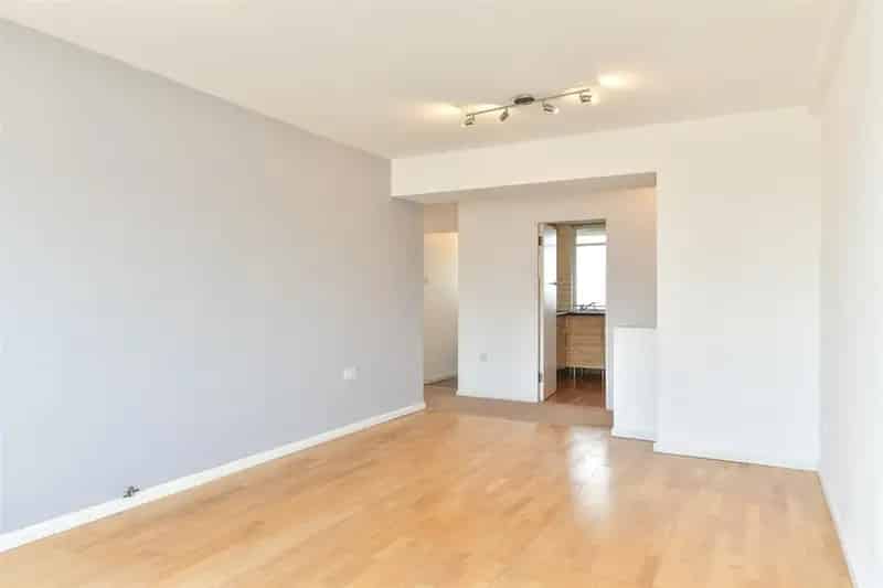 3 Bedroom Flat for Sale