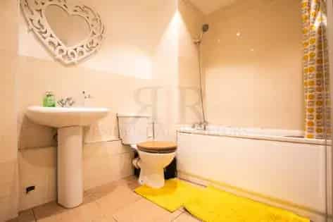 2 Bedroom Flat 65m² SE16 Near South Bermondsey Station