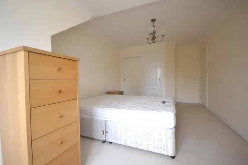 2 Bed Flat for Sale in Caversham