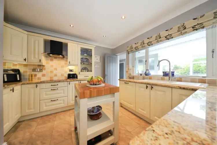 Detached Bungalow with Large Plot and Landscaped Garden