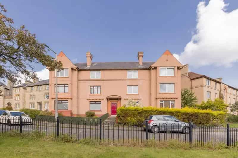 2 Bedroom Flat for Sale in Edinburgh