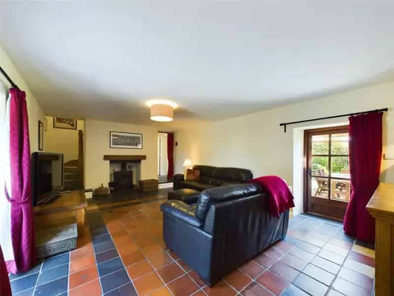 3-Bed Barn Conversion with Annex and 2.56 Acres