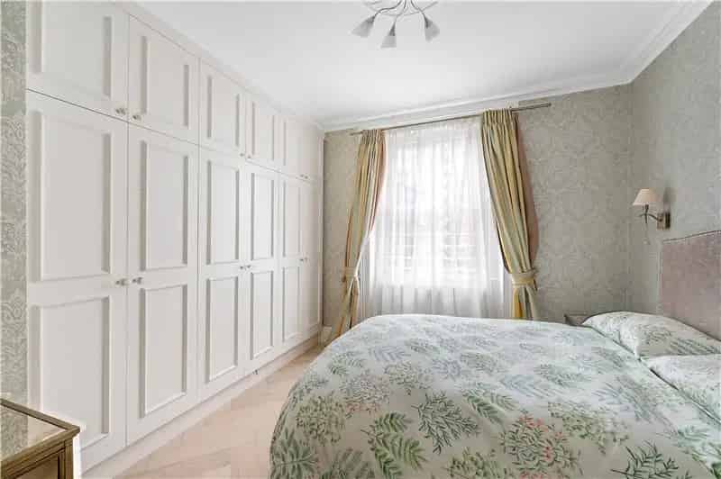 2 Bedroom Flat London Cornwall Gardens Lift Access Chain Free