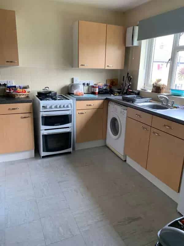 One Bed First Floor Flat  Quiet Cul De Sac