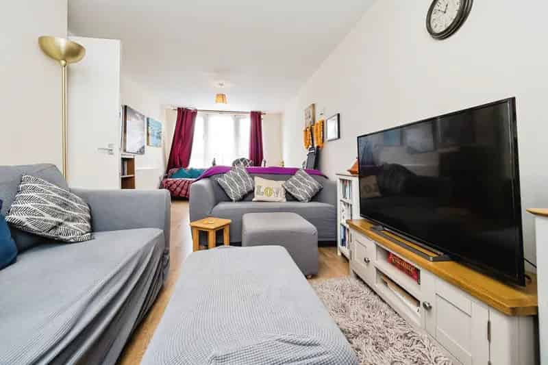 Spacious Two Bedroom Apartment Stratford