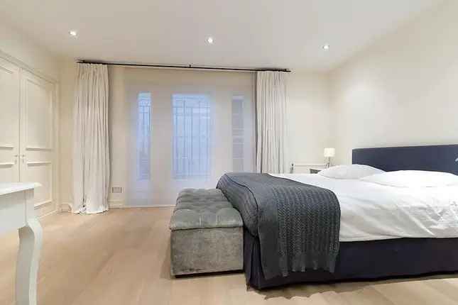 Maisonette to rent in Bristol Gardens, Maida Vale, London W9