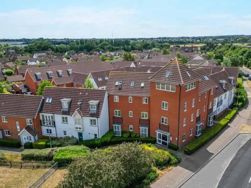 3 Bedroom Flat for Sale