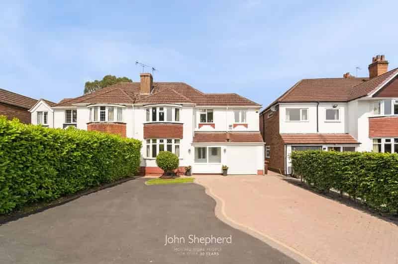 4 Bedroom Detached House with Self Contained Annex